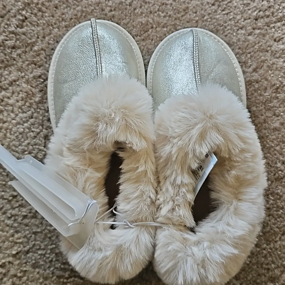 Kids Mollie Faux Fur Slippers Cat & Jack Gold Size 4